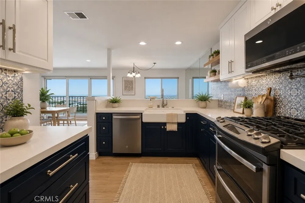 2700 E Panorama Drive #208 Signal Hill, CA 90755
