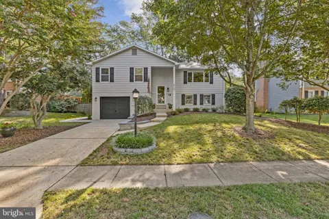 8707 PARRY LANE