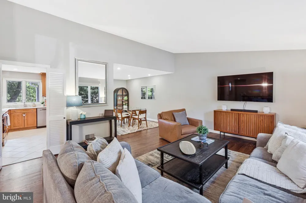 8707 PARRY LANE Alexandria, VA 22308