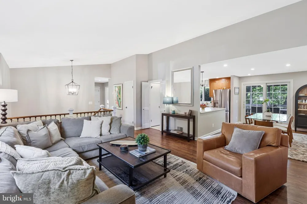 8707 PARRY LANE Alexandria, VA 22308