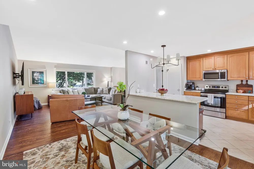 8707 PARRY LANE Alexandria, VA 22308