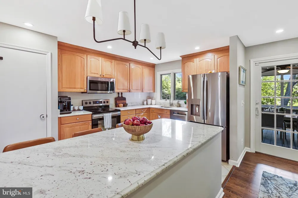 8707 PARRY LANE Alexandria, VA 22308