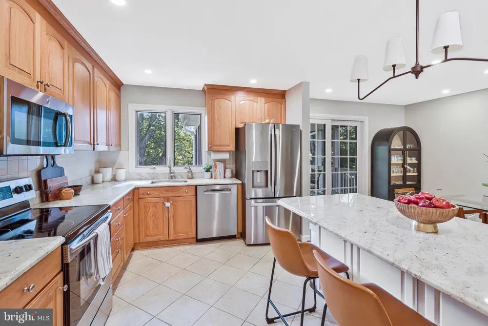 8707 PARRY LANE Alexandria, VA 22308
