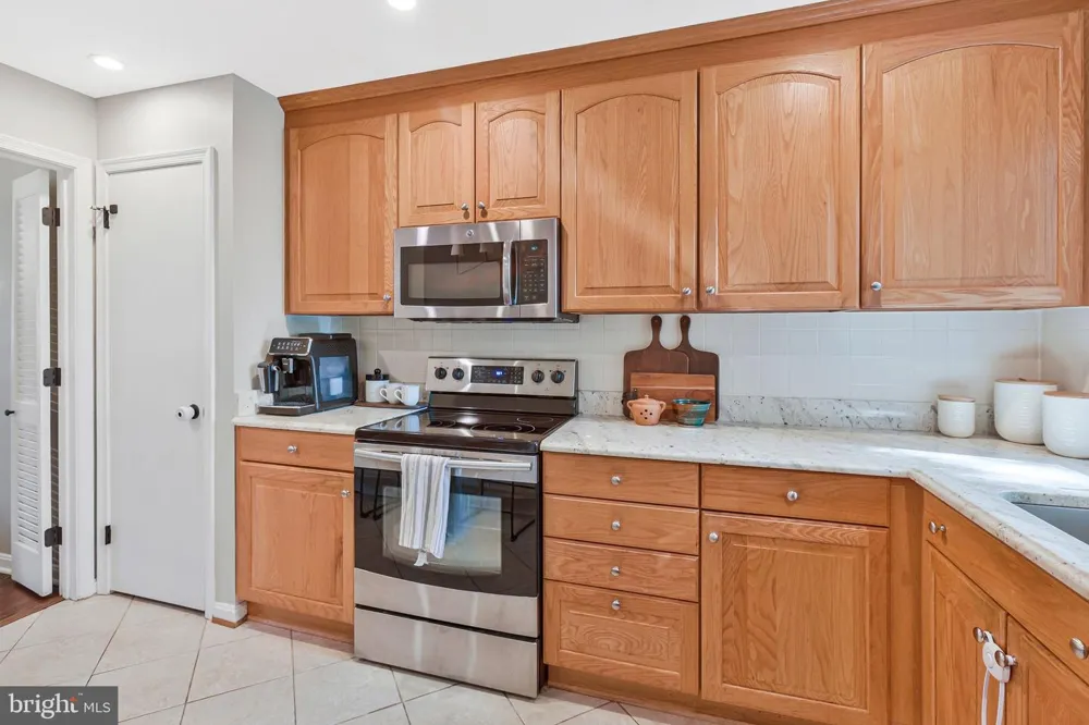 8707 PARRY LANE Alexandria, VA 22308