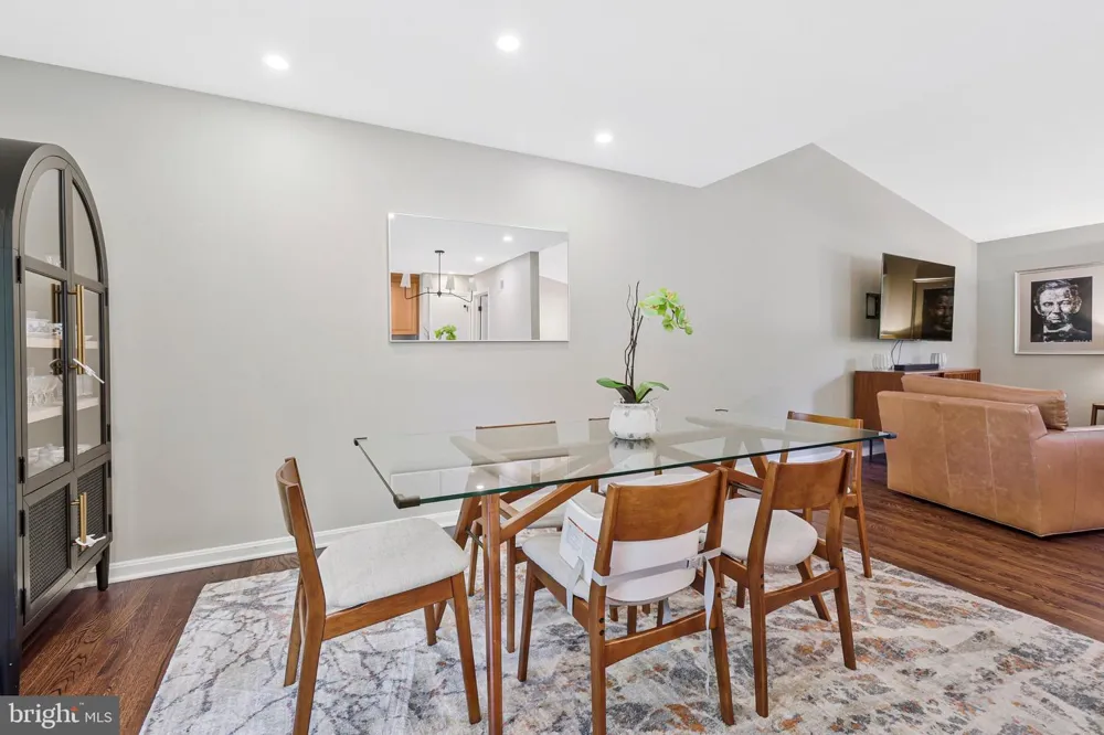 8707 PARRY LANE Alexandria, VA 22308