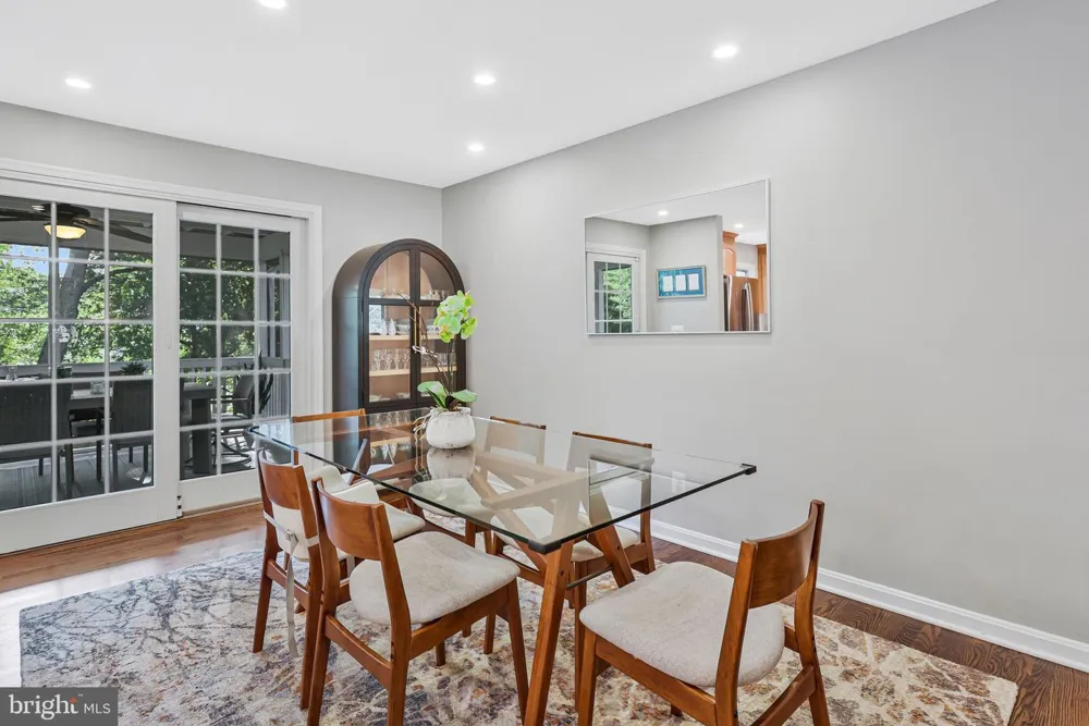 8707 PARRY LANE Alexandria, VA 22308