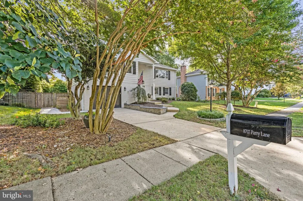 8707 PARRY LANE Alexandria, VA 22308