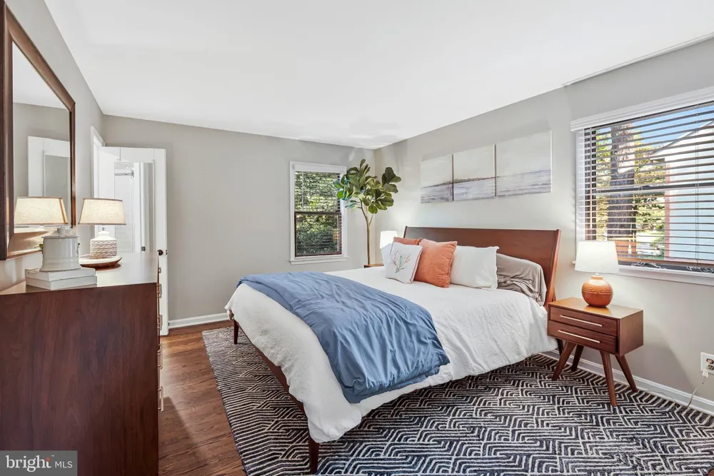 8707 PARRY LANE Alexandria, VA 22308