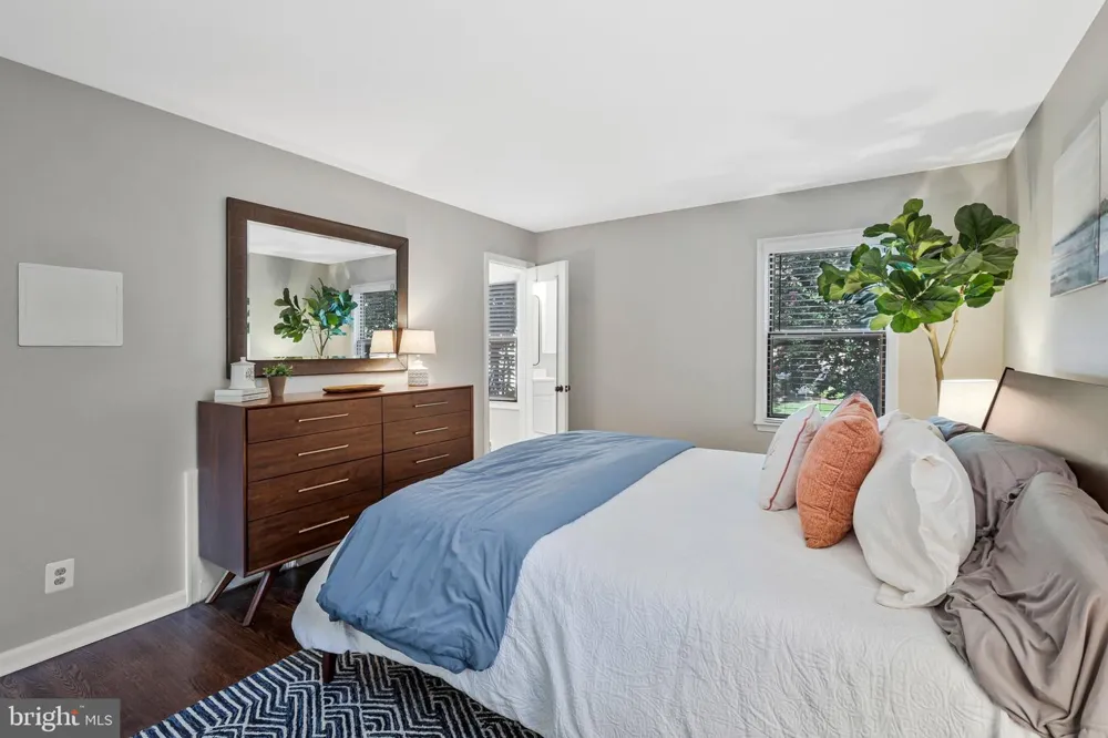 8707 PARRY LANE Alexandria, VA 22308