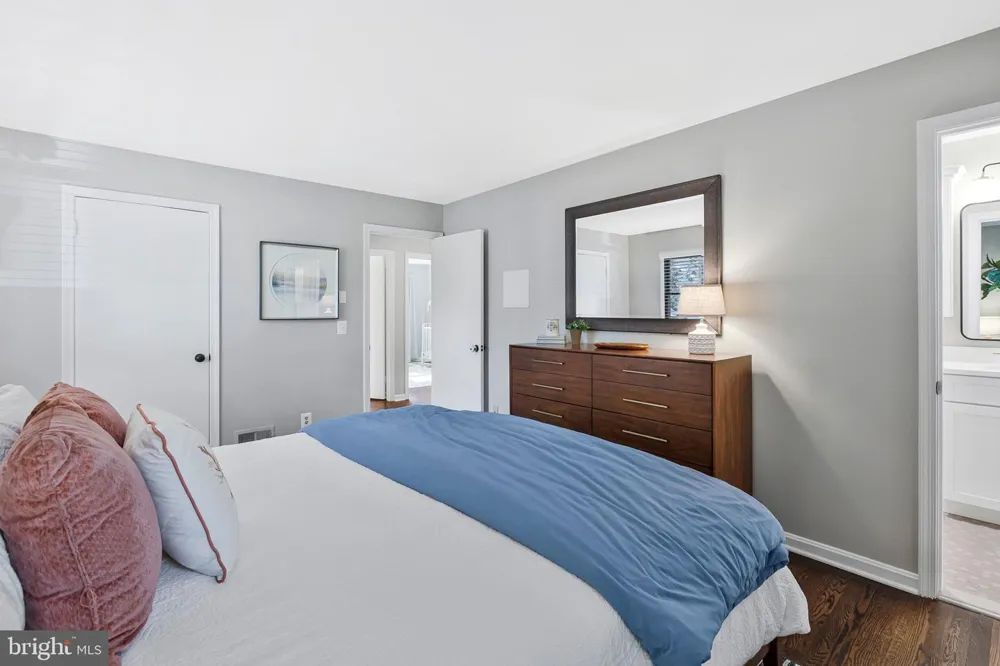 8707 PARRY LANE Alexandria, VA 22308