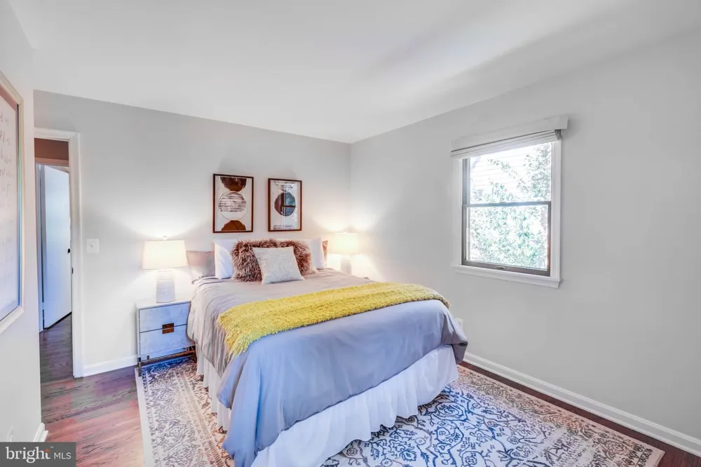 8707 PARRY LANE Alexandria, VA 22308