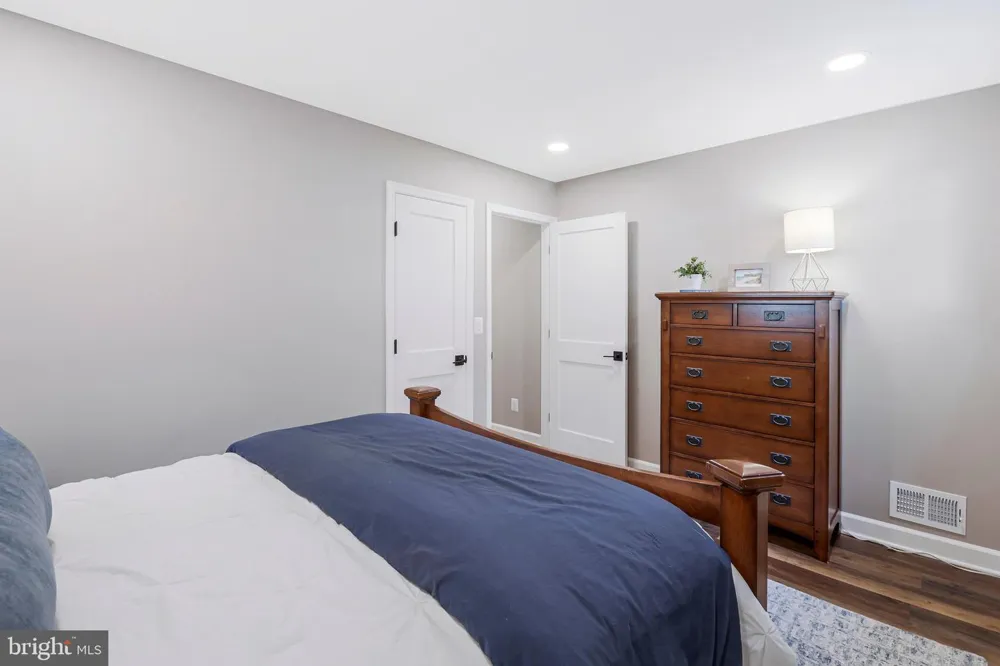 8707 PARRY LANE Alexandria, VA 22308