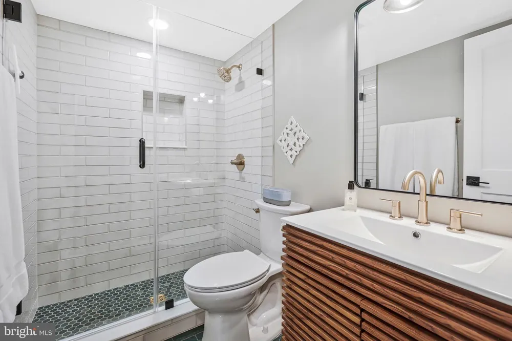 8707 PARRY LANE Alexandria, VA 22308