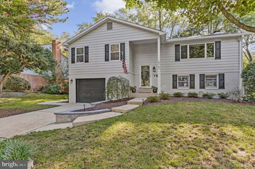 8707 PARRY LANE Alexandria, VA 22308