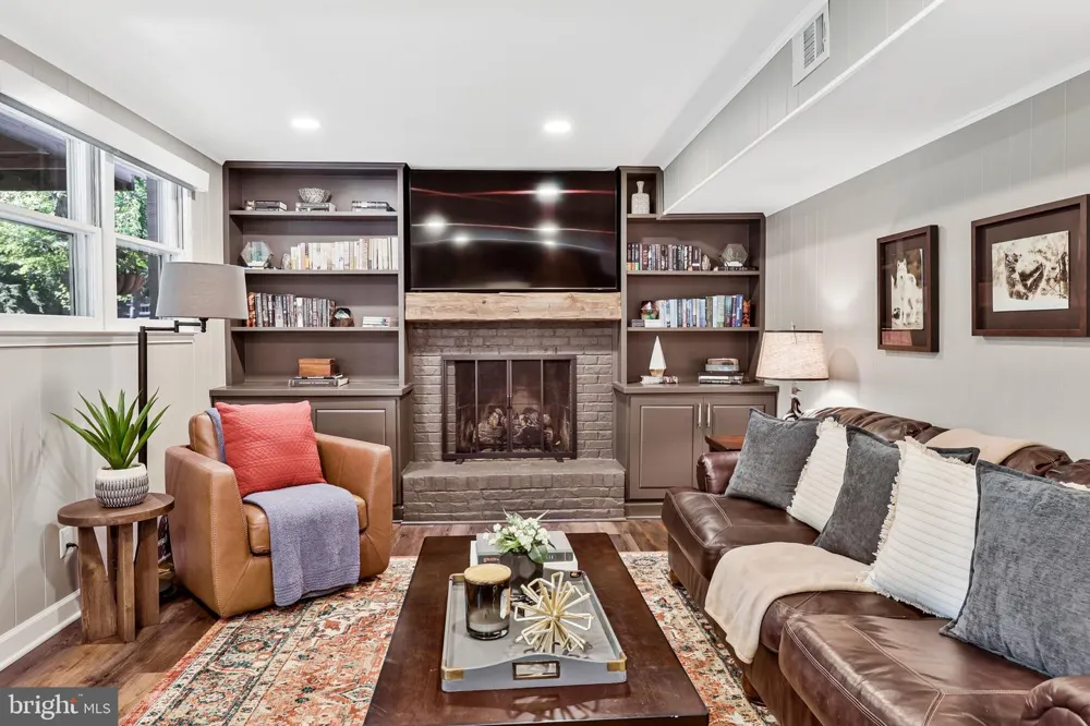 8707 PARRY LANE Alexandria, VA 22308