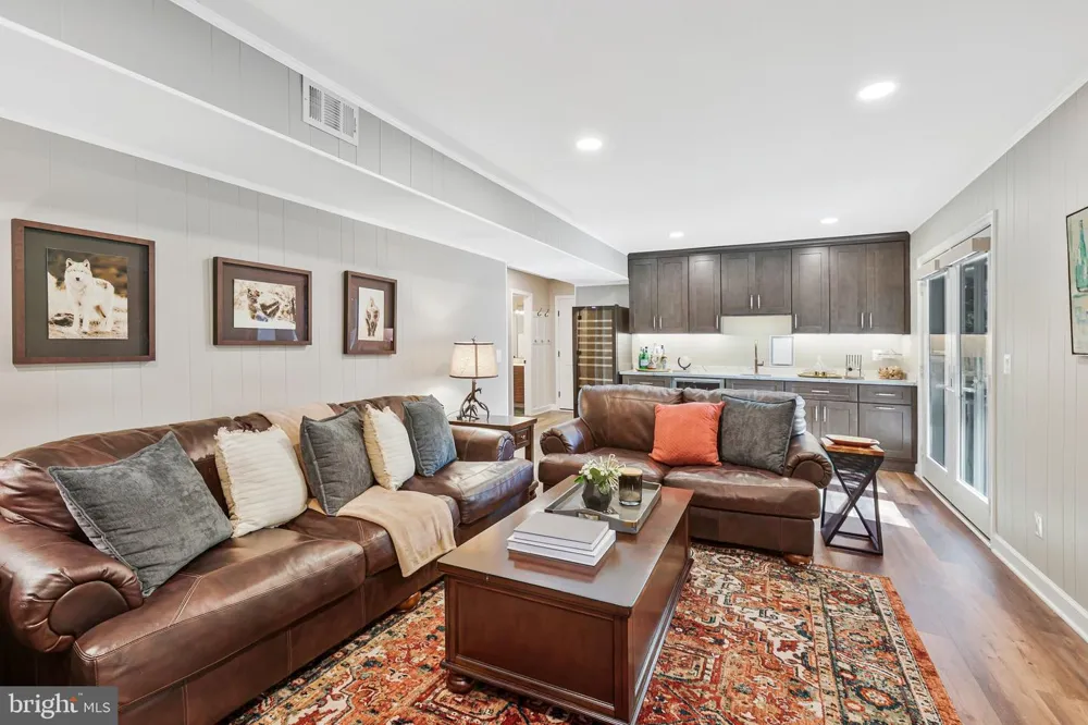 8707 PARRY LANE Alexandria, VA 22308