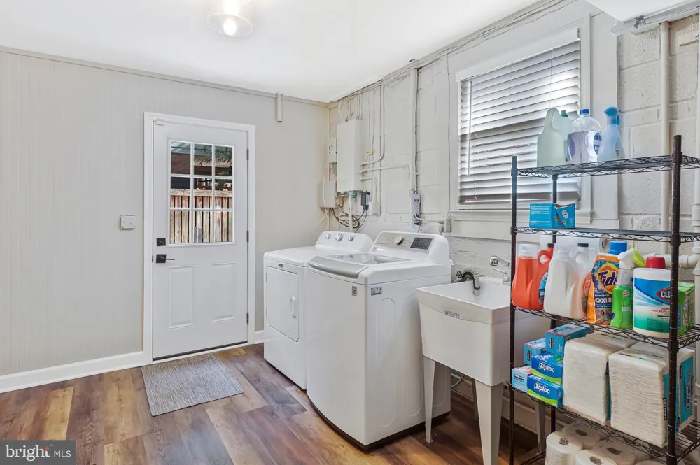 8707 PARRY LANE Alexandria, VA 22308
