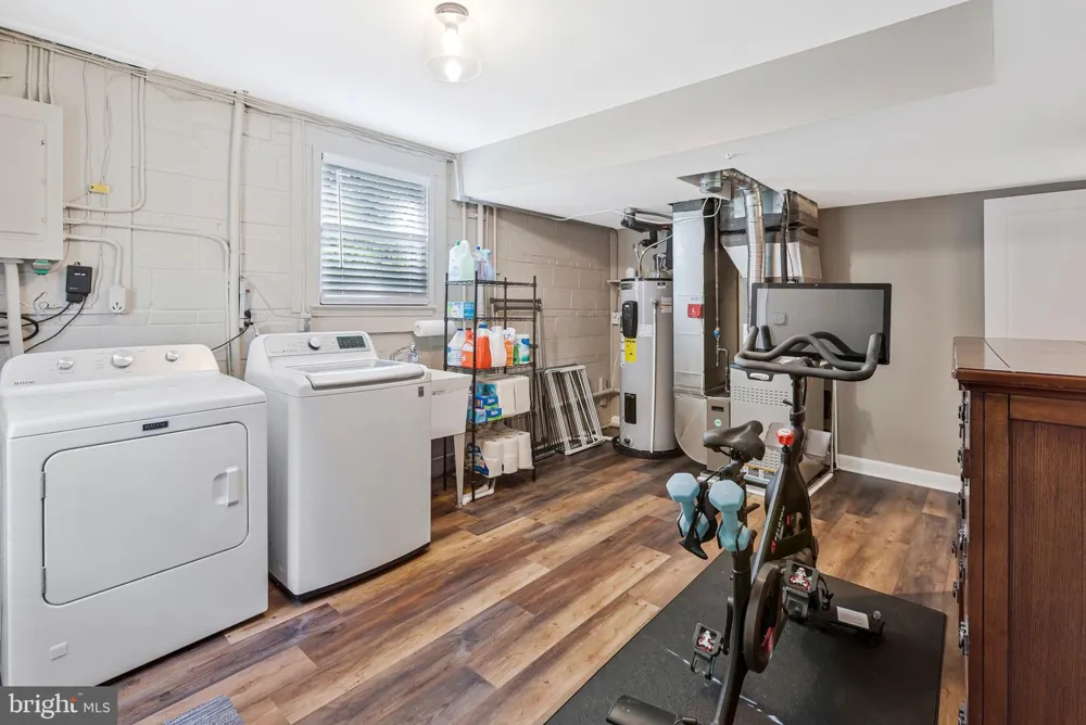8707 PARRY LANE Alexandria, VA 22308