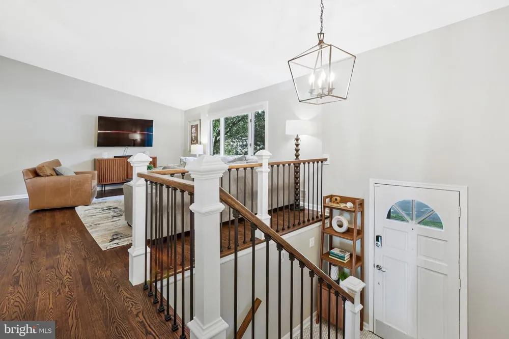 8707 PARRY LANE Alexandria, VA 22308