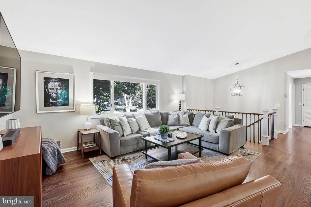 8707 PARRY LANE Alexandria, VA 22308