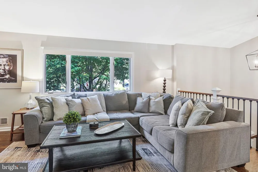 8707 PARRY LANE Alexandria, VA 22308