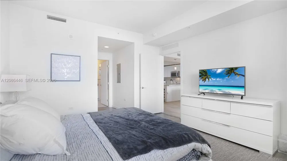 999 SW 1st AVE #2313 Miami, FL 33131