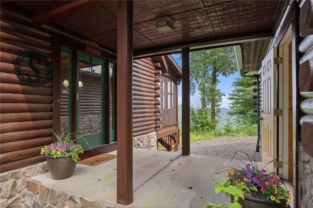 2235 Buck Mountain Road Purlear, NC 28665