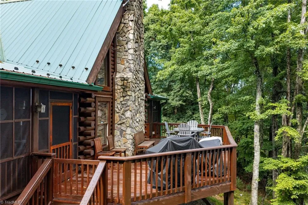 2235 Buck Mountain Road Purlear, NC 28665