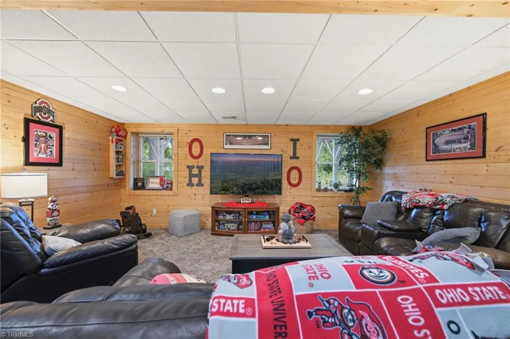 2235 Buck Mountain Road Purlear, NC 28665