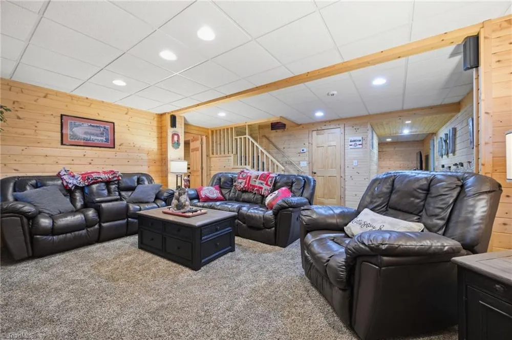 2235 Buck Mountain Road Purlear, NC 28665