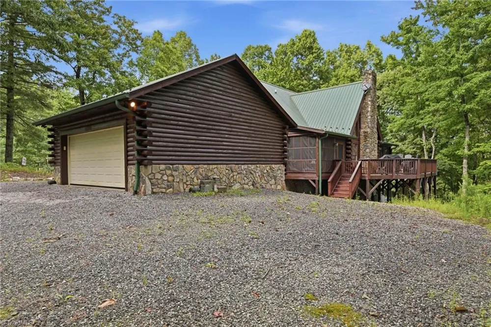 2235 Buck Mountain Road Purlear, NC 28665