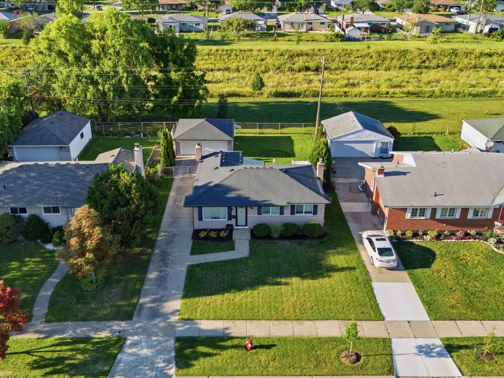 12139 Brougham Drive Sterling Heights City, MI 48312