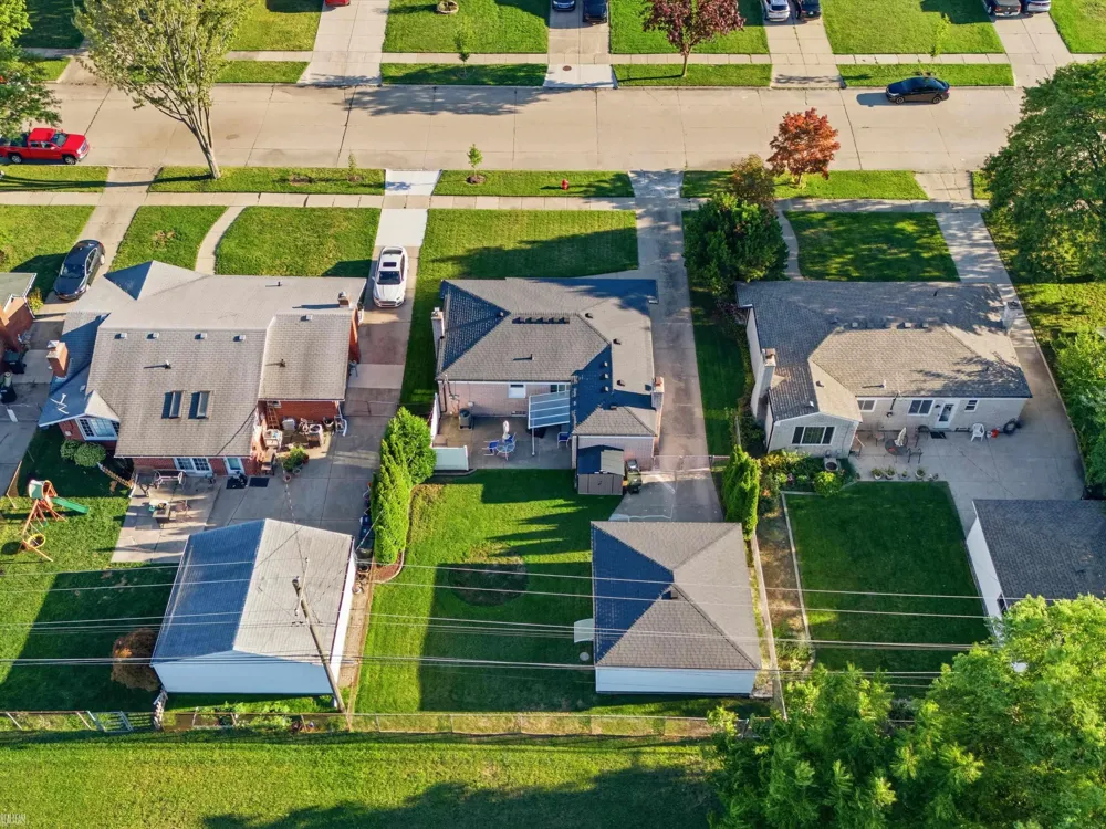 12139 Brougham Drive Sterling Heights City, MI 48312