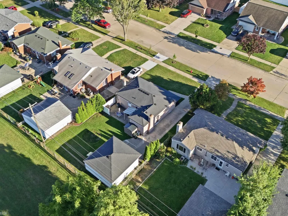 12139 Brougham Drive Sterling Heights City, MI 48312