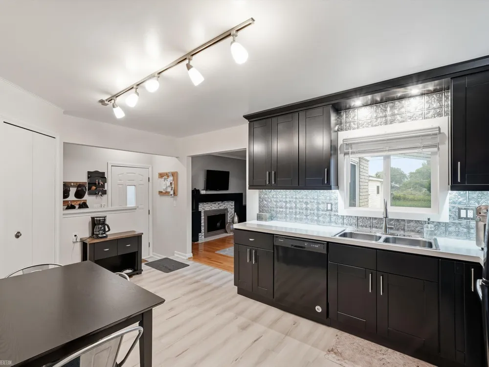 12139 Brougham Drive Sterling Heights City, MI 48312