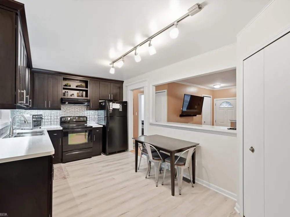 12139 Brougham Drive Sterling Heights City, MI 48312