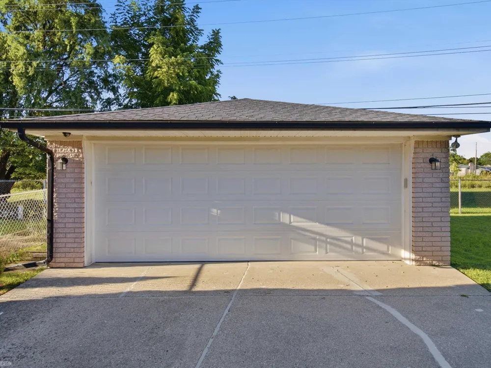 12139 Brougham Drive Sterling Heights City, MI 48312