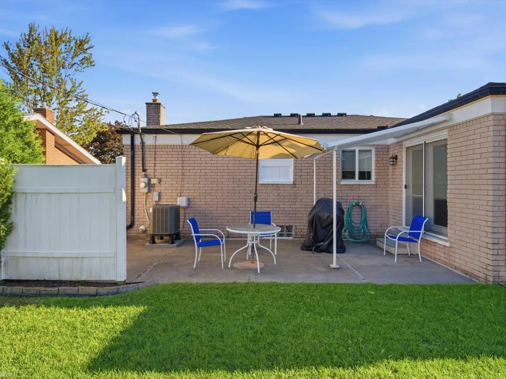12139 Brougham Drive Sterling Heights City, MI 48312