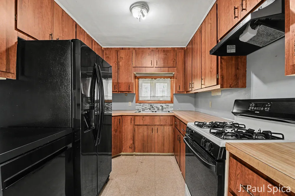2235 17 Mile Road Tyrone Township, MI 49330