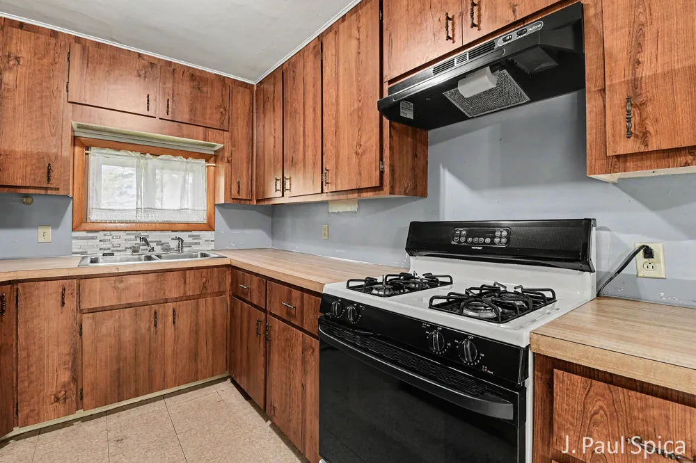 2235 17 Mile Road Tyrone Township, MI 49330