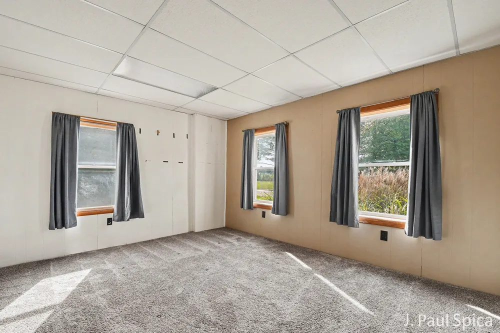 2235 17 Mile Road Tyrone Township, MI 49330