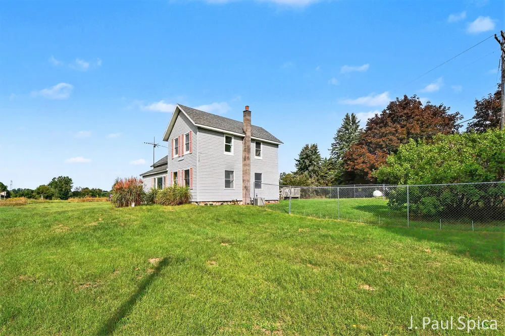 2235 17 Mile Road Tyrone Township, MI 49330