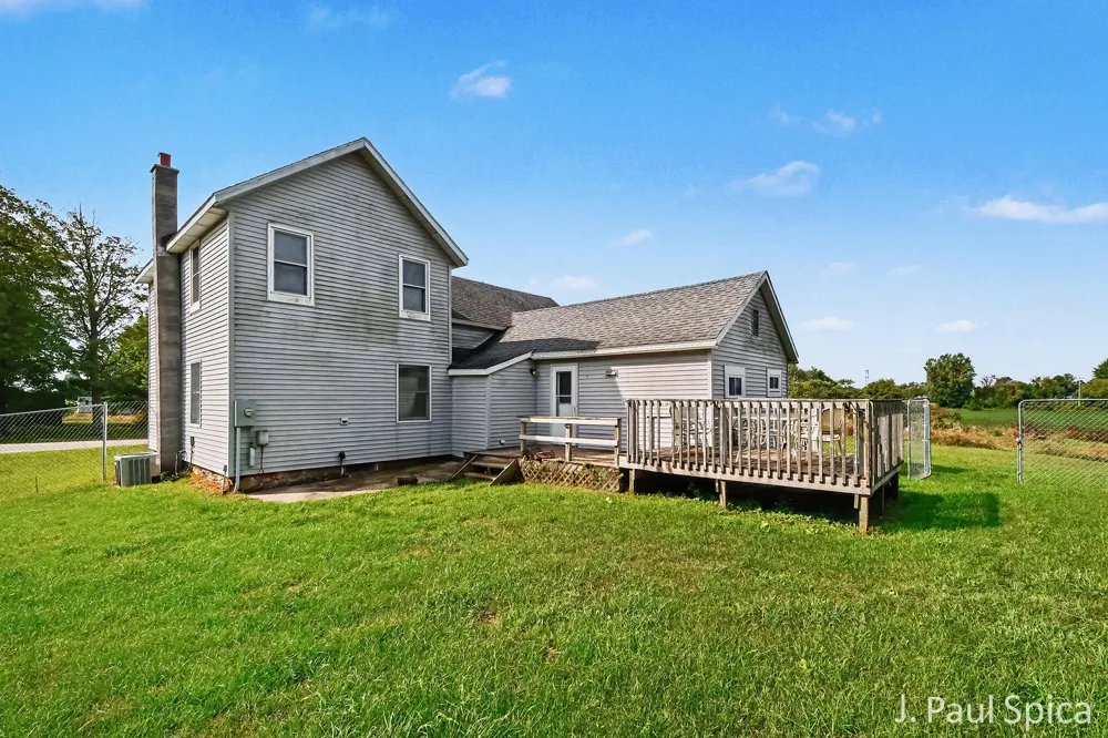 2235 17 Mile Road Tyrone Township, MI 49330