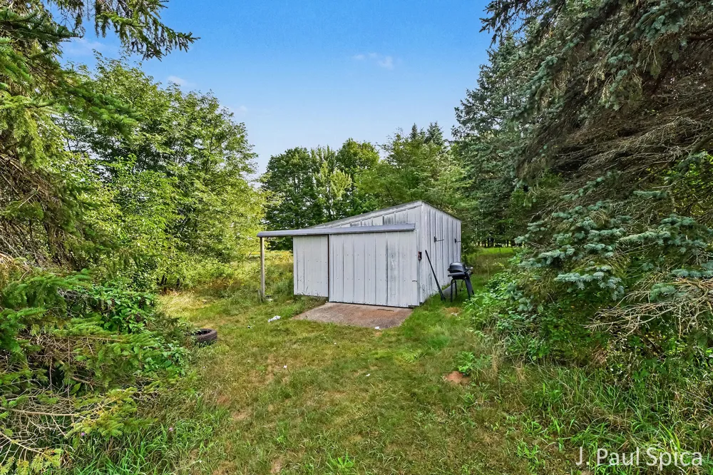2235 17 Mile Road Tyrone Township, MI 49330