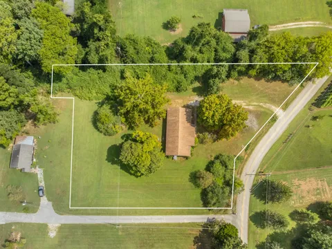 9403 Houston Ln
