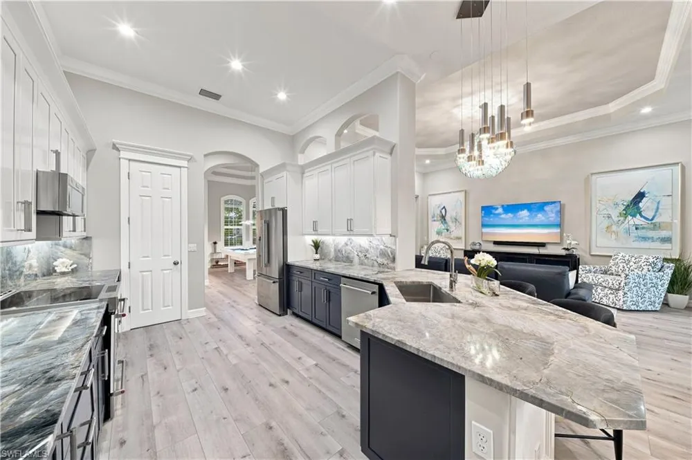 8806 Spinner Cove Lane Naples, FL 34120