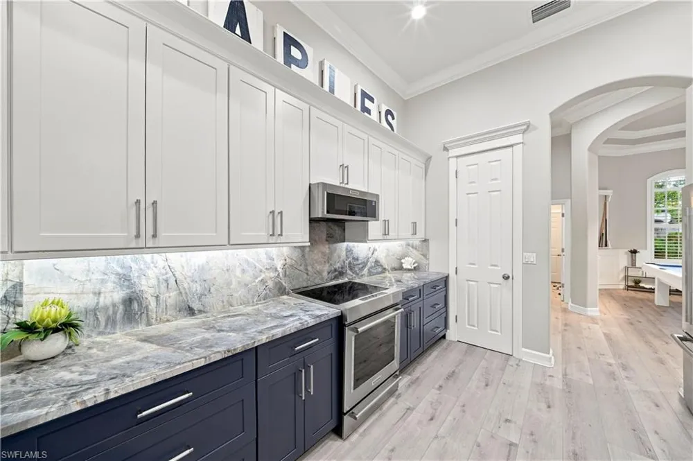 8806 Spinner Cove Lane Naples, FL 34120