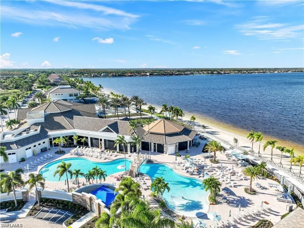 8806 Spinner Cove Lane Naples, FL 34120