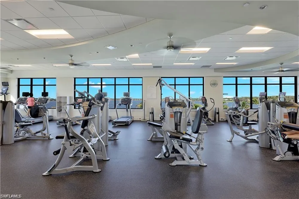 8806 Spinner Cove Lane Naples, FL 34120