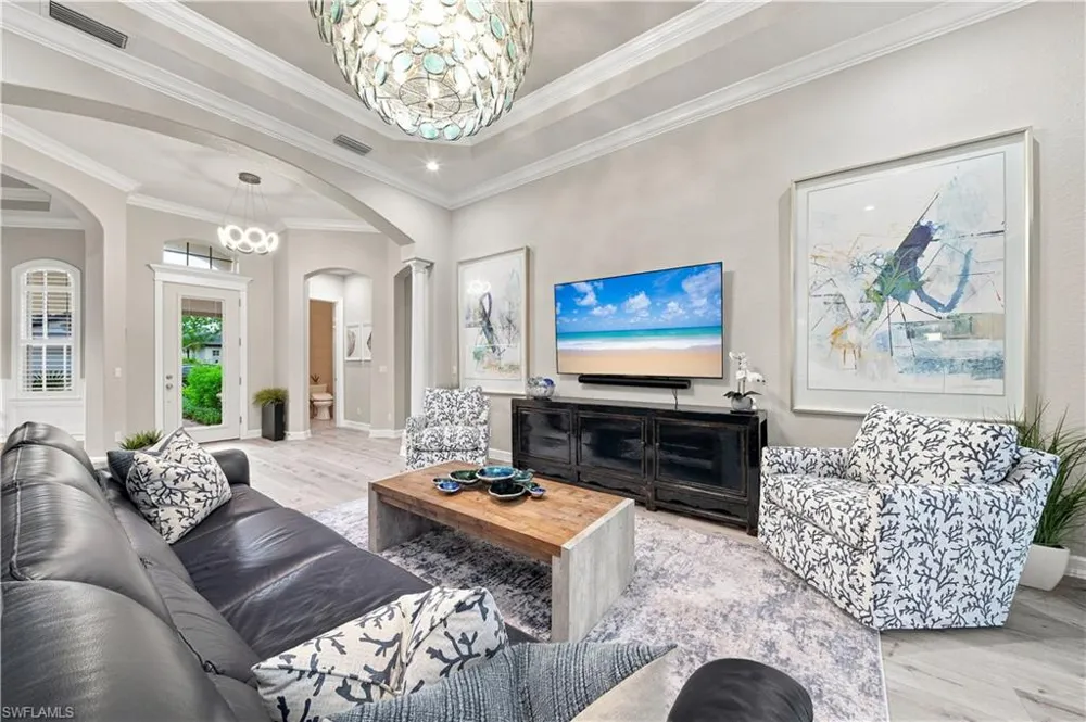 8806 Spinner Cove Lane Naples, FL 34120
